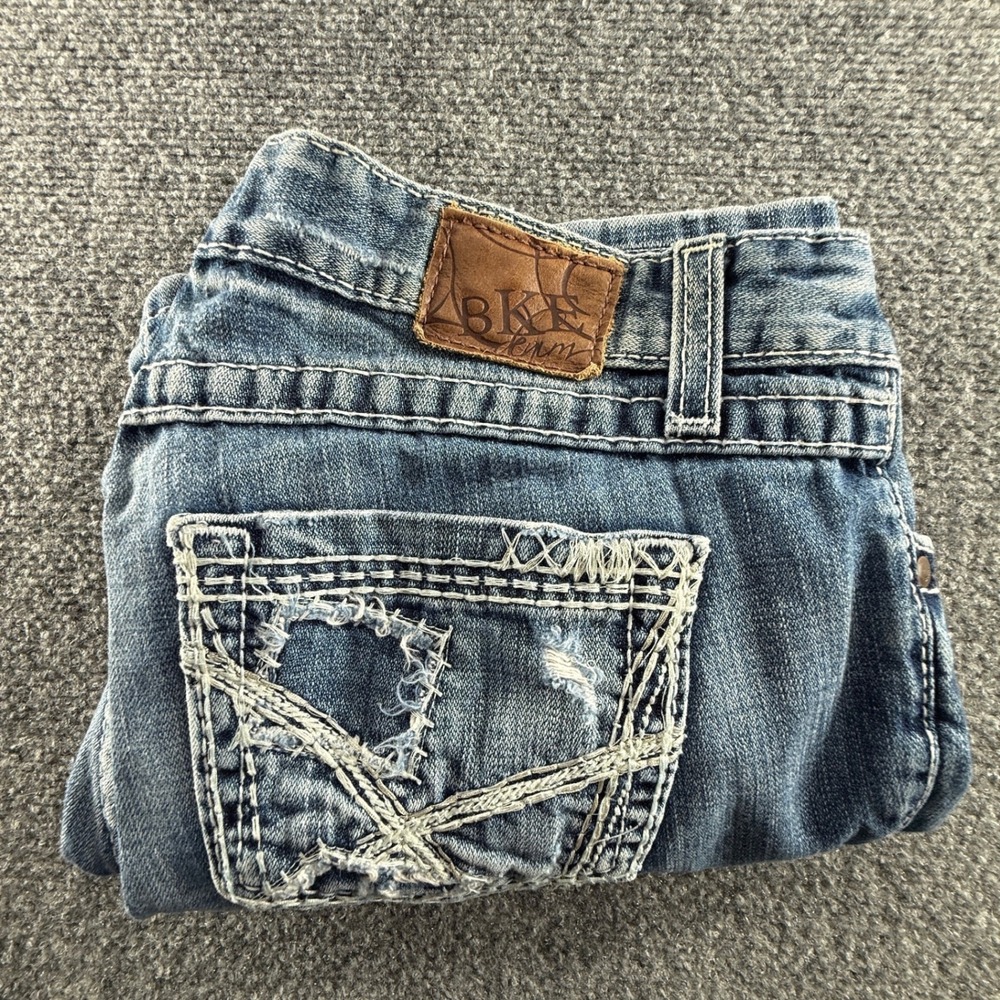 BKE Stella Low Rise Distressed Capri Jeans Medium Wash Size 28 BK17107